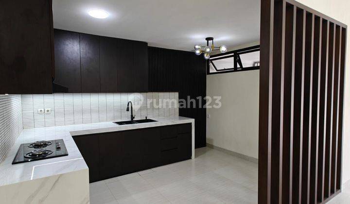 Rumah 2,5 lantai di Citra Garden 2 dijual cepat dan murah 1