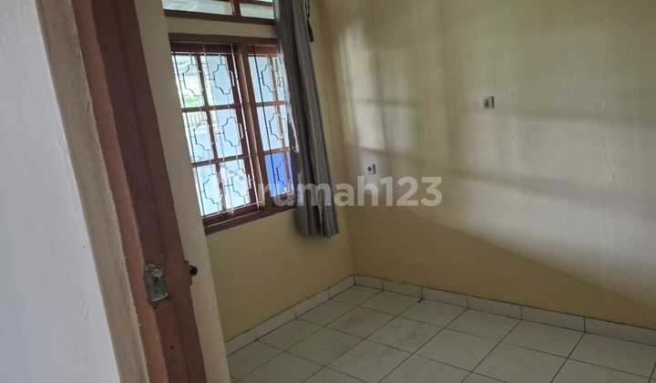 Rumah Taman Palem Lestari Disewakan Murah 2