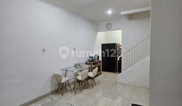 Rumah Park Residence Disewakan Murah.