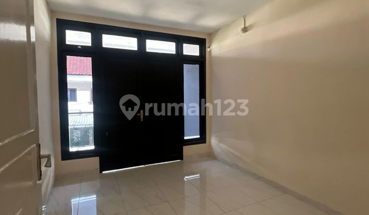Rumah Taman Palem Lestari Disewakan Murah
