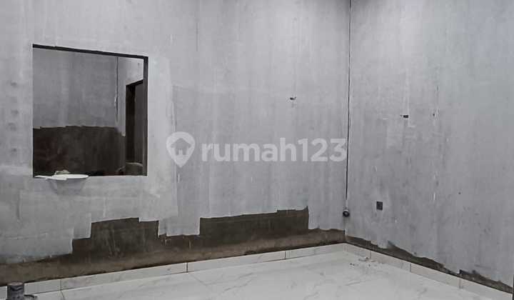 Rumah Tahap Bangun Baru Taman Surya 5 Dijual Cepat