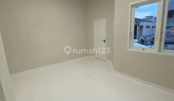 Rumah 3 Lantai Di Taman Ratu  Indah Dijual Cepat Dan Murah 1