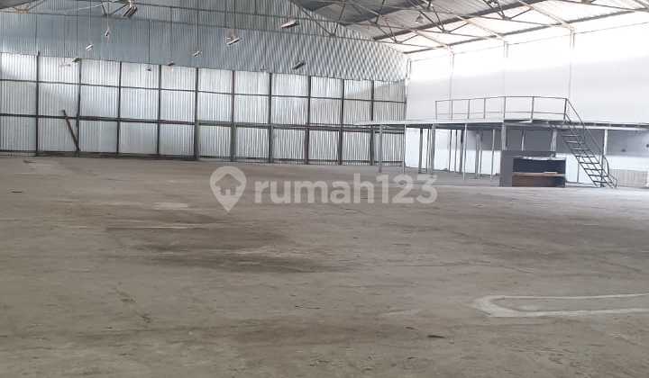 Large Wooden Kapok Warehouse for Rent Cheap