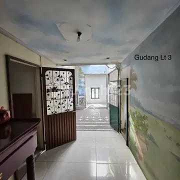 Rumah Hoek 3 Lantai Mutiara Taman Palem Dijual Harga Bagus. 2