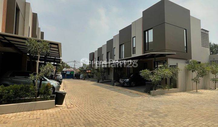 Rumah 2 Lantai Siap Huni Carport 2 Mobil Free Biaya" Di Pamulang 2