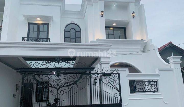 Rumah 2 Lantai SHM Baru dengan Private Pool di Joglo Jakarta barat  2