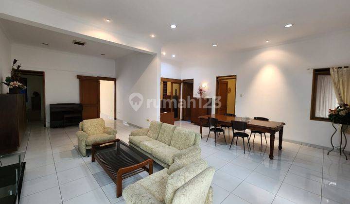 Disewakan Rumah Bagus Setrasirna Setrasari Fully Furnished  1