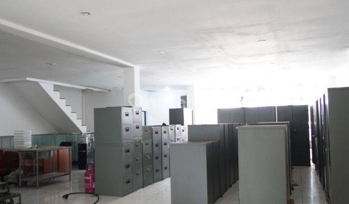 Jual Ruang Usaha 684 m Surya Sumantri 3 Lantai Strategis 3