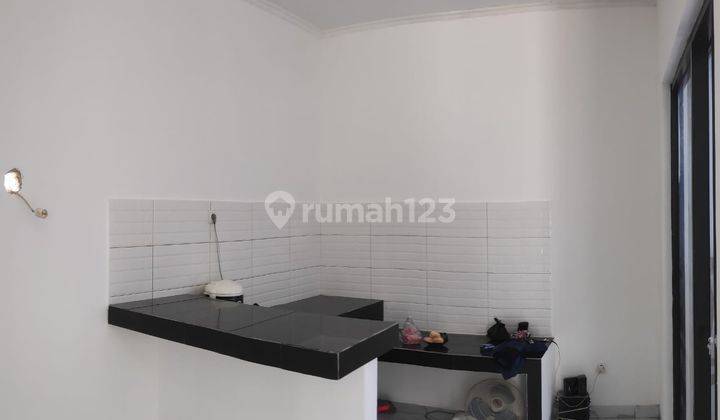 Rumah di komplek selangkah ke toll dan LRT Jatibening