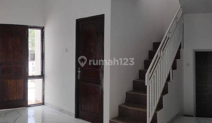 Rumah di komplek selangkah ke toll dan LRT Jatibening