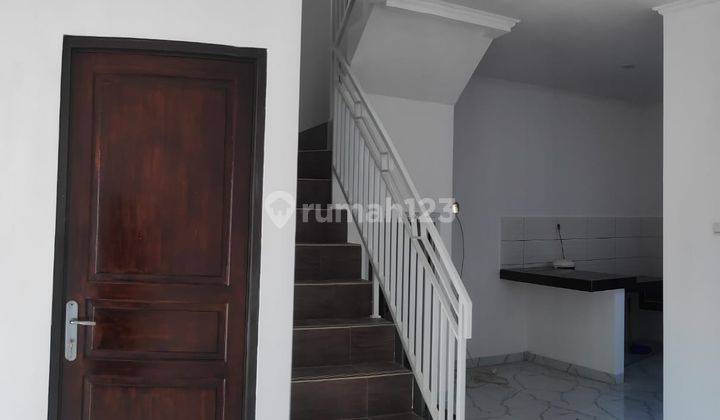 Rumah di komplek selangkah ke toll dan LRT Jatibening
