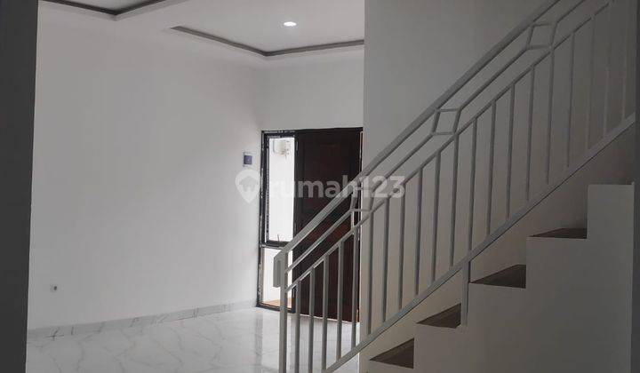 Rumah di komplek selangkah ke toll dan LRT Jatibening