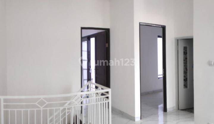 Rumah di komplek selangkah ke toll dan LRT Jatibening