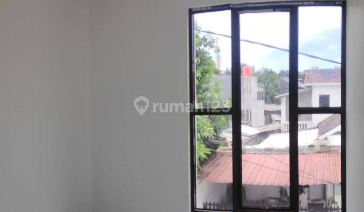 Rumah di komplek selangkah ke toll dan LRT Jatibening