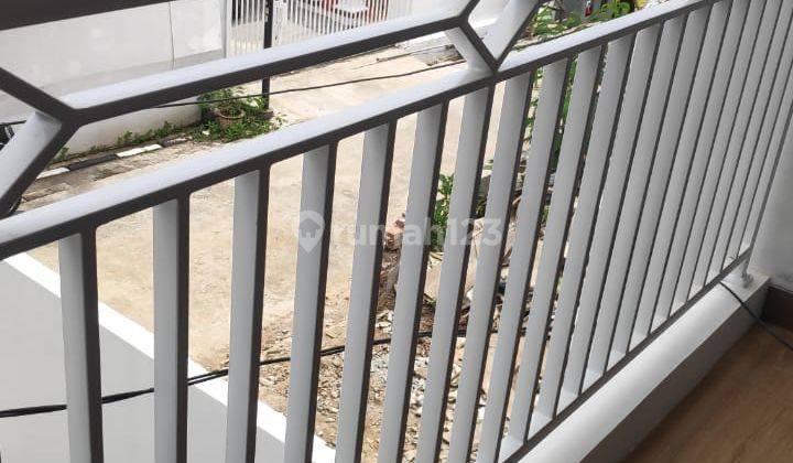 Rumah di komplek selangkah ke toll dan LRT Jatibening