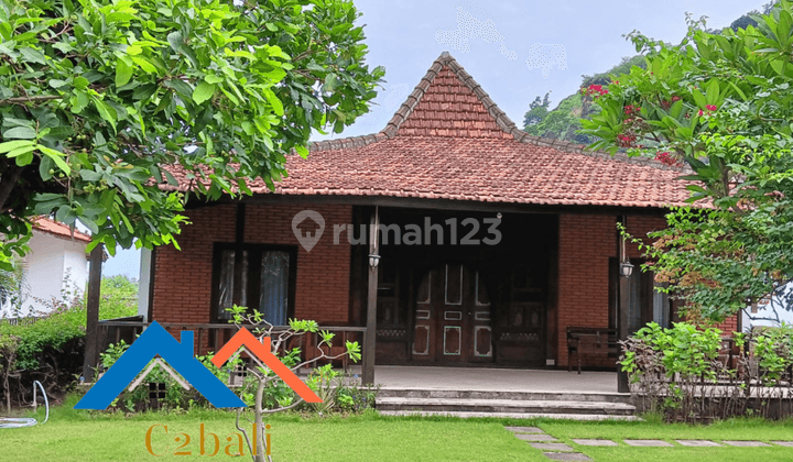 Resort Villa Joglo, 9 Villas, 16 Bedrooms, Beach and Garden View , with Swimming Pool facing to the beach di Pemuteran, Buleleng, Bali. 9