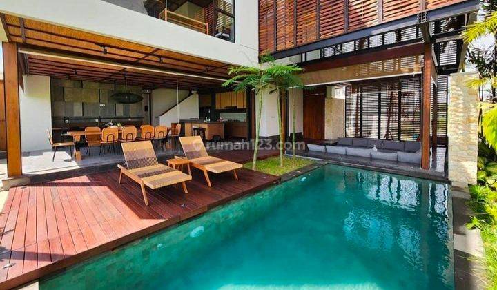 Fully Furnished 5 Bedrooms en-suite Villa / Modern House with swimming pool at beautiful Canggu Complex Area 1