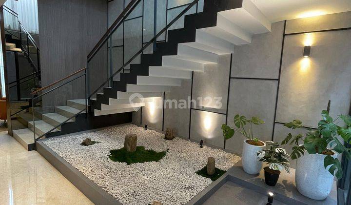 Rumah Mewah Lyndon Nava Park, Dijual Murah lift Dan Pool  2