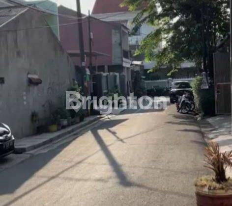 RUMAH LAMA KEDOYA DEKAT METRO TV JAKARTA BARAT 2