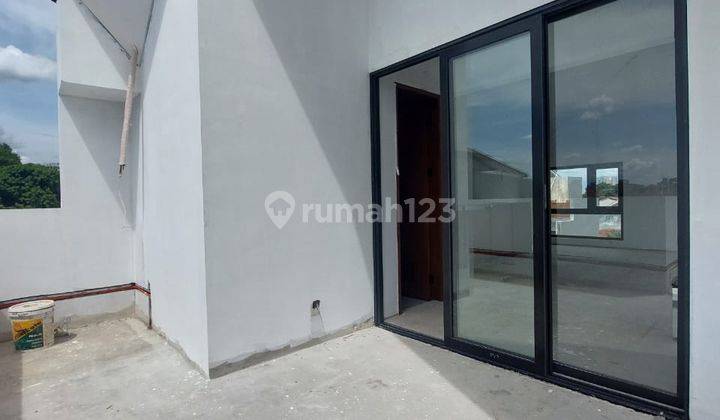 Townhouse Brand New, Cipete 2