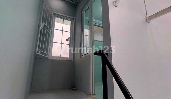 Rumah Serpong Park Semua Baru. Semi Furnished. Lantai Granite Baru. Harga Sahabat