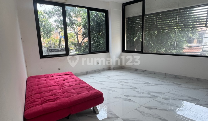 4-Story Shophouse Jl. Kaji Central Jakarta. Ready to Use with Ground Floor Accessible by Car. 2