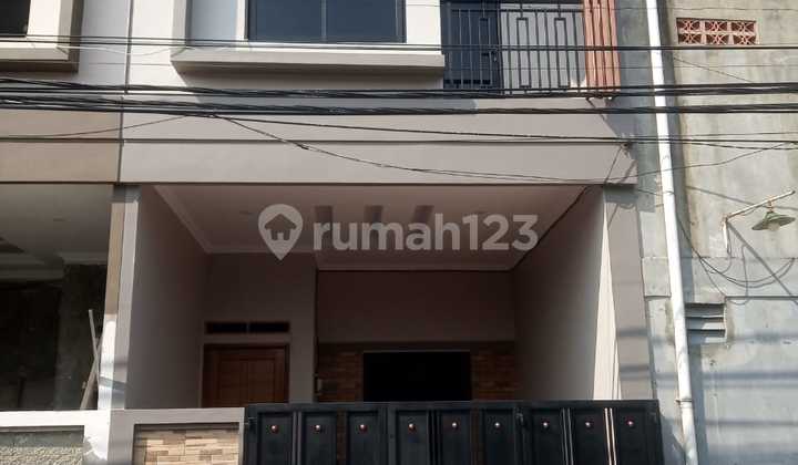 Rumah Baru.2lantai Cipondoh Makmur. Murah