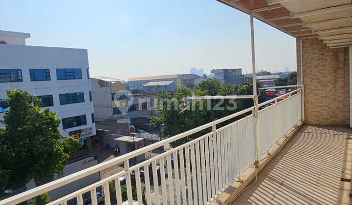 Connected Townhouse Srengseng. Prime Location 2