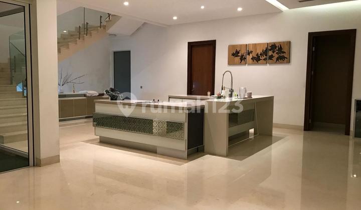 Rumah Cantik Furnished di Ancol Timur. Lokasi Elite dan Aman 2