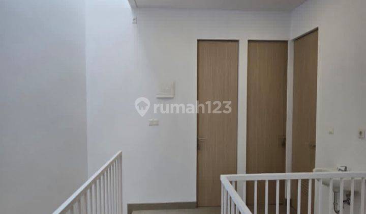 Rumah Little Santorini, Double Living Room + Mezanine 2