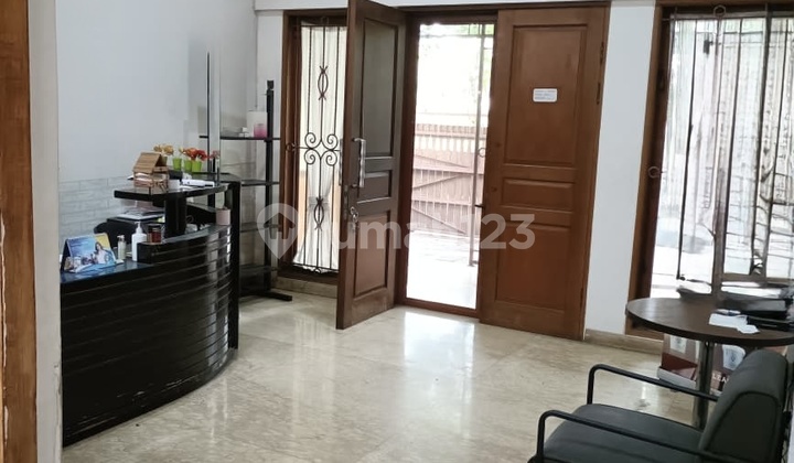 Rumah Besar dan Nyaman di Pulomas. Cocok Utk Usaha Salon & Cafe. Lokasi Strategislokasi Cantik 2