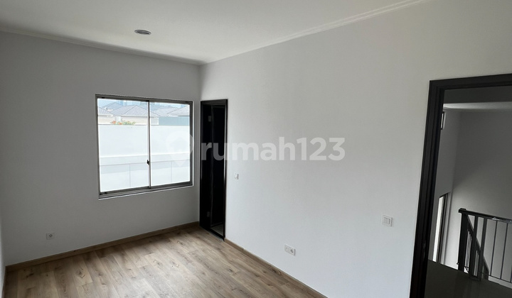 Rumah Baru Golf Island Dg Mezzanine. Rapi Bersih Siap Huni