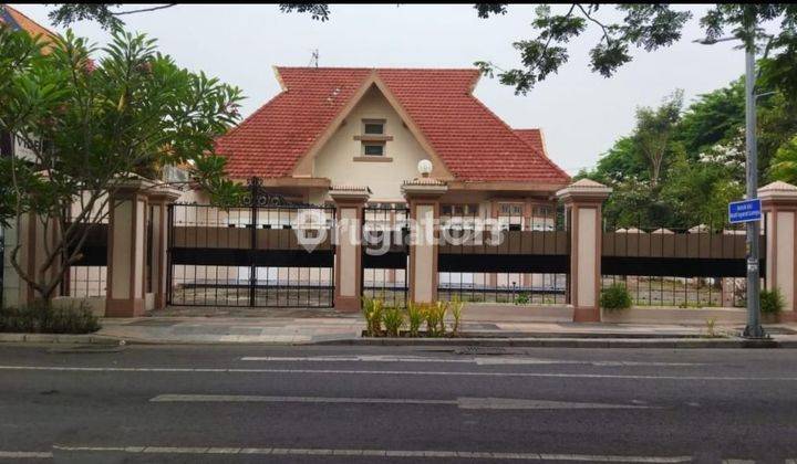 RUMAH AREA KOMERSIL JL. DIPONEGORO TENGAH KOTA SBY LOKASI SANGAT STRATEGIS 1