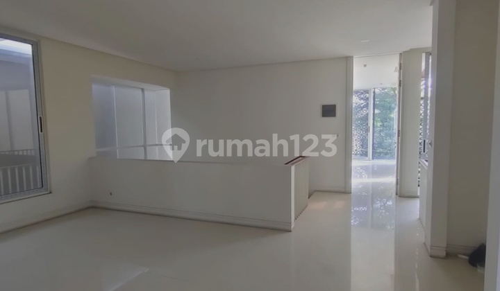 Rumah Megah dan Mewah Grand Peninsula Park Lokasi Sangat Strategis Dekat Gm dan Unair 2