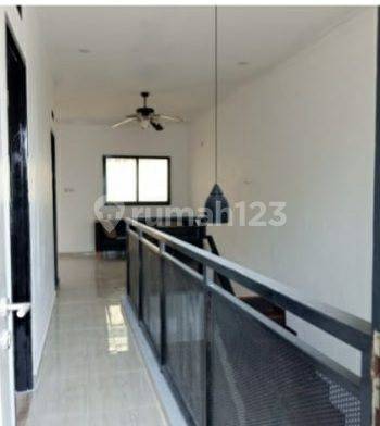 Rumah Dua Lantai Siap Huni Area Holis. 2