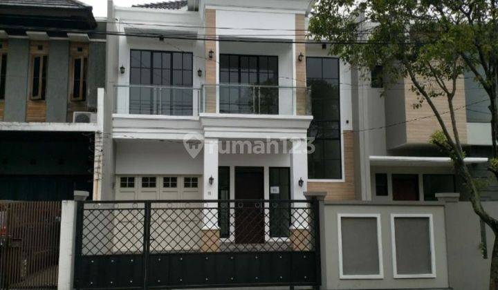 Rumah Dua Lantai Minimalis Di Batununggal Indah 1