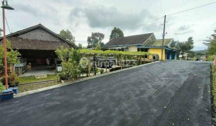 Rumah hitung tanah lokasi bagus kawasan komersil di Kemuning Karanganyar 