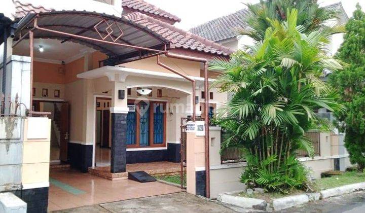 Rumah bagus cluster nyaman, tenang, rapi di Fajar Indah Colomadu 