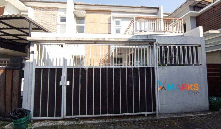 Rumah baru desain modern 2 lantai di Penularan Laweyan Solo  3