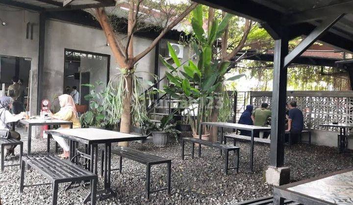 Ruang usaha cocok untuk coffe shop, resto dekat pintu tol Klodran  1