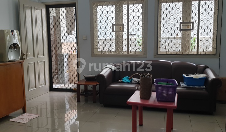 Ready-to-Occupy House in Jatinegara, East Jakarta Ready-to-Occupy House in Jatinegara, East Jakarta