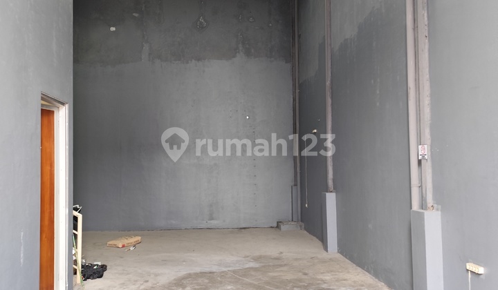 For Rent Ready-to-Use Strategic Warehouse - Berlian 88