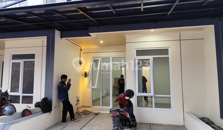 Rumah 2 Lantai Di Pesanggrahan Jakarta Selatan 2