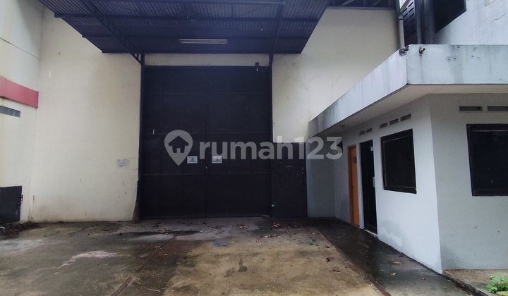Warehouse Plus Office and Mess Ready to Use in Alam Sutera Area, Tangerang Warehouse