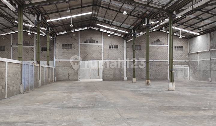 Good Neat Large Warehouse Ready to Use in Taman Tekno BSD