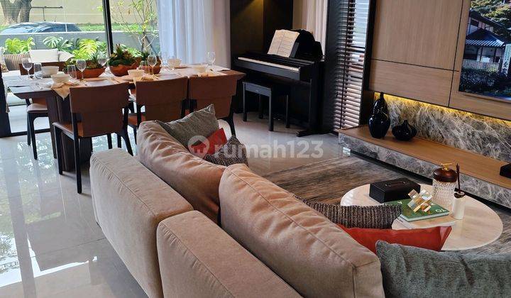 ruang keluarga rumah mewah 2 lantai lokasi