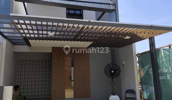 Rumah Bagus 2 Lantai 3 Kamar Tidur Di Ciater Dekat Exit Toll