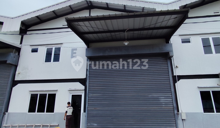 Warehouse Ready for Operation in Gading Serpong Area, Suitable for Business & Distribution