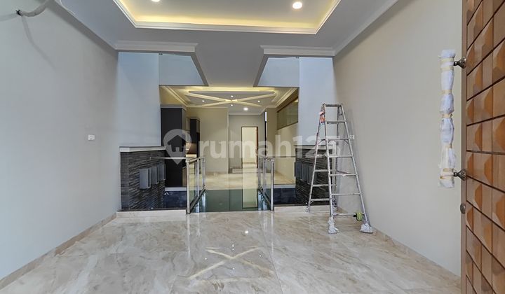 3-Story Ready-to-Occupy House in Pesanggrahan, South Jakarta 2