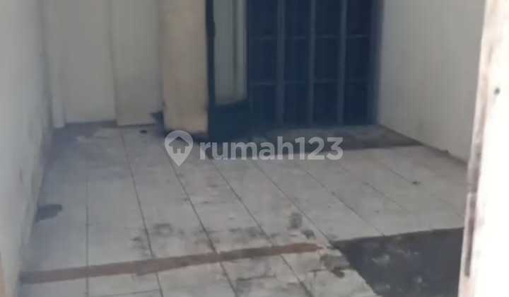 For Rent: Restaurant Business Space in Kembangan, West Jakarta